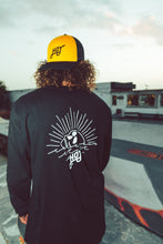Load image into Gallery viewer, Hoy Classics Original Trucker Cap - Killer Bee