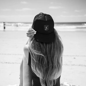 Hoy Beach Trucker Hat - Black / White